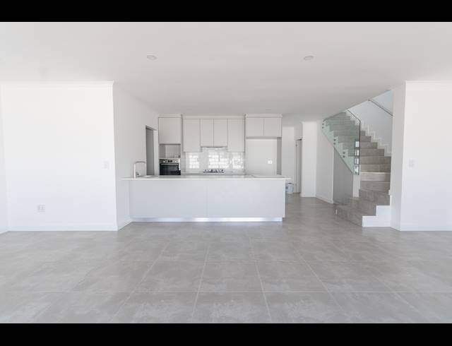 3 BEDROOM FREEHOLD FOR SALE IN PARKLANDS NORTH